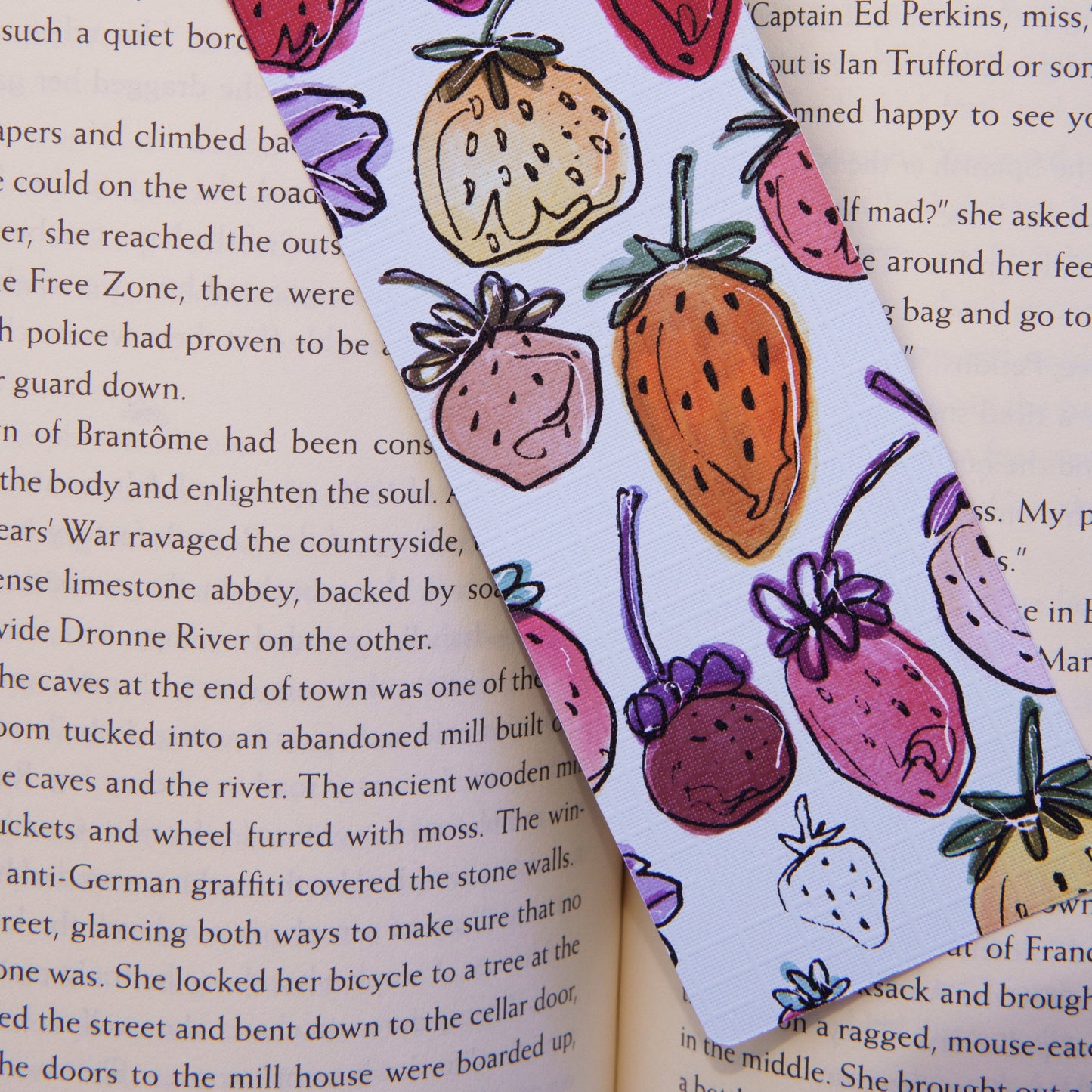Mini Print Strawberries Bookmark